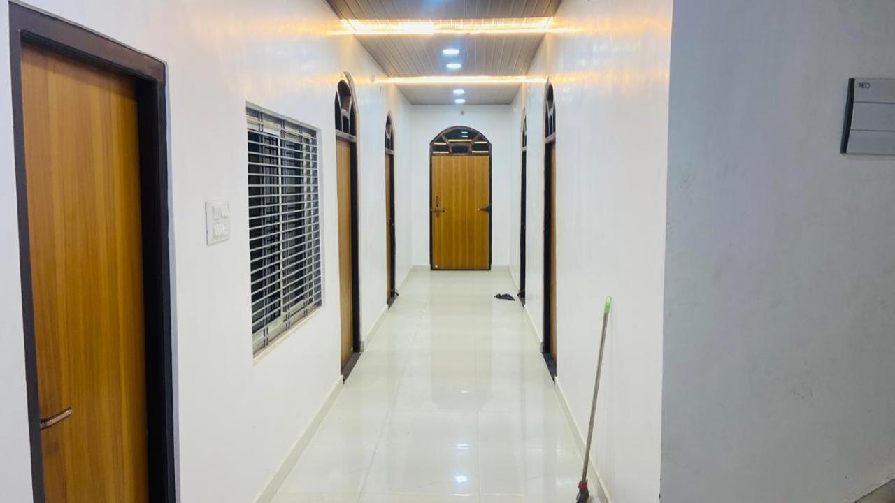 Mandir Saket Bhawan Hotel Ayodhya Ngoại thất bức ảnh