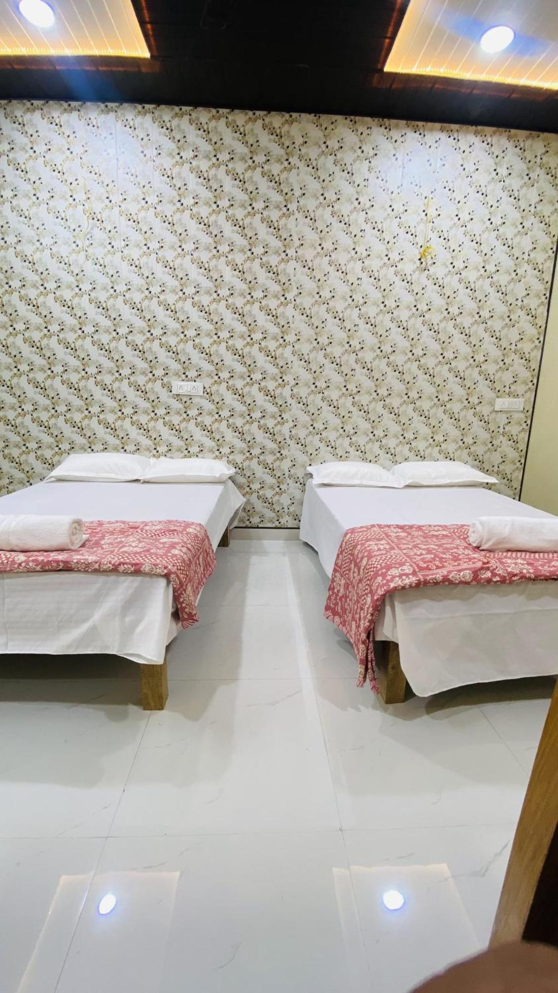 Mandir Saket Bhawan Hotel Ayodhya Ngoại thất bức ảnh