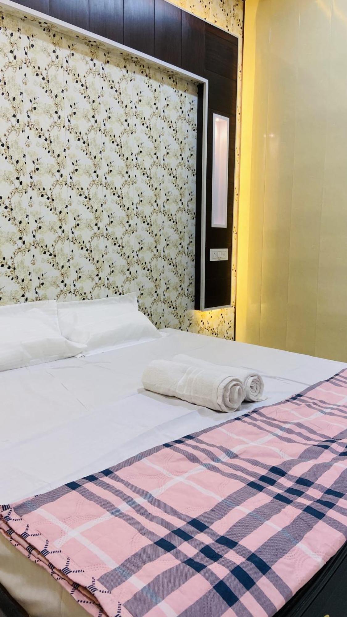 Mandir Saket Bhawan Hotel Ayodhya Ngoại thất bức ảnh