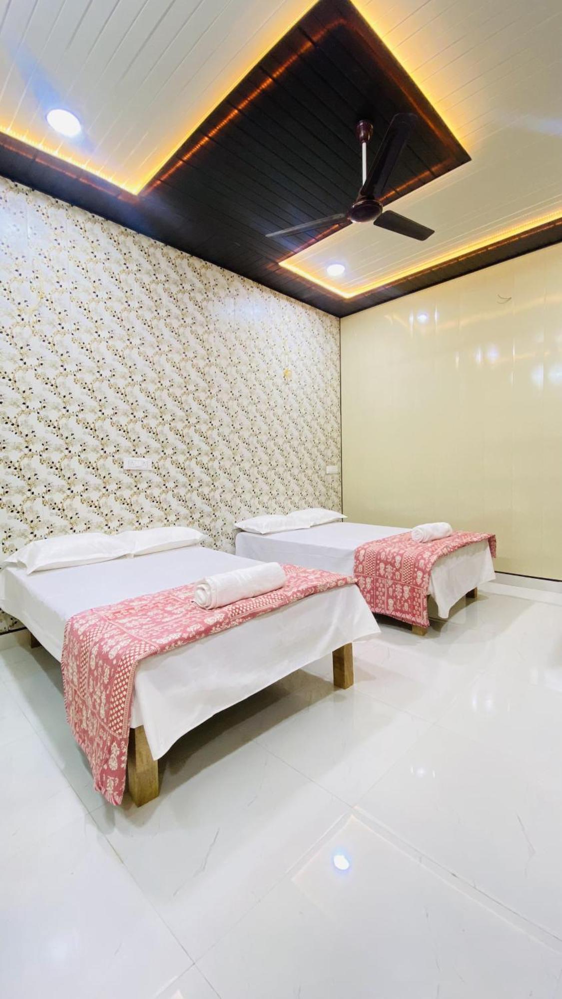 Mandir Saket Bhawan Hotel Ayodhya Ngoại thất bức ảnh