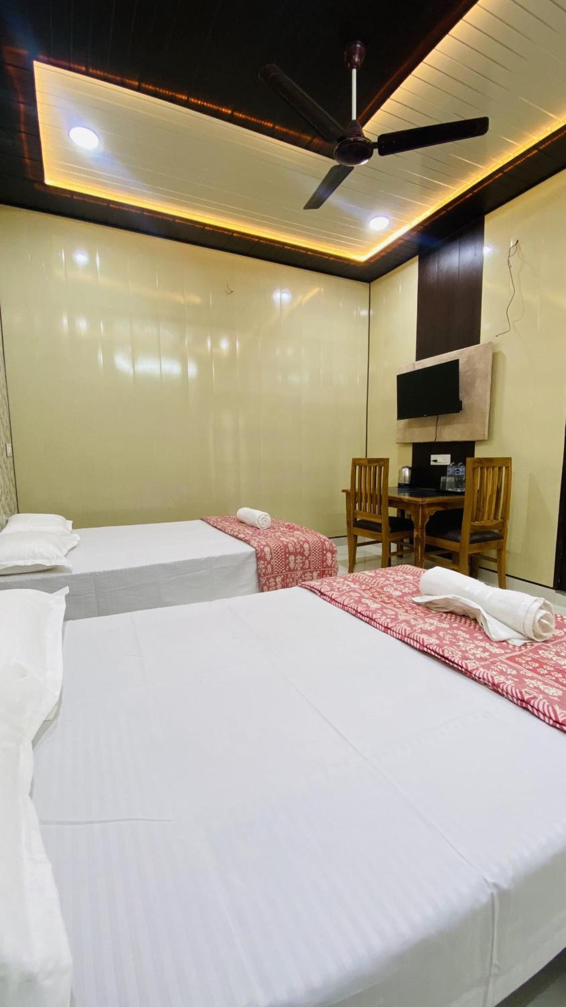 Mandir Saket Bhawan Hotel Ayodhya Ngoại thất bức ảnh